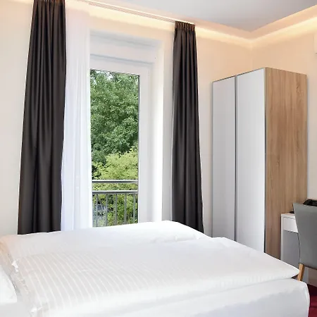 Otel Am Waldkasino Erfurt