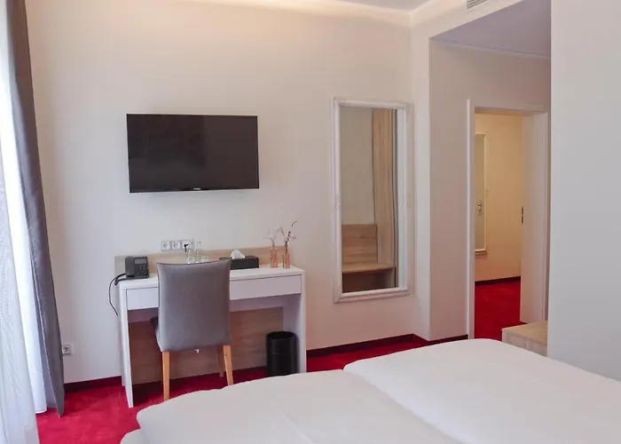 Hotel Am Waldkasino 3*